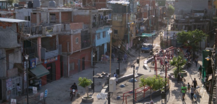 argentina-cada-vez-mas-cerca-de-ser-una-gran-villa-miseria.jpg