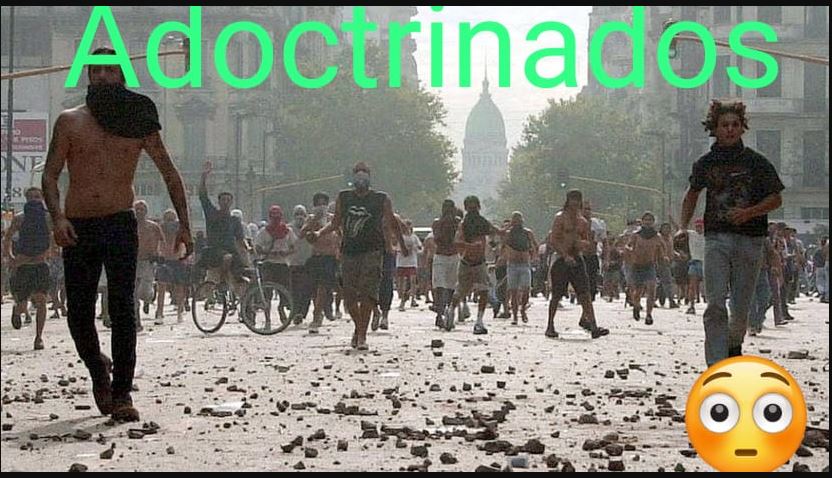 Adoctrinados.JPG