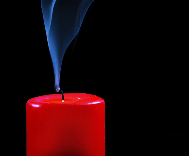 Vela roja apagada.jpg