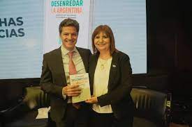 pato y su ministro de economia desde el 11 de diciembre.jpg