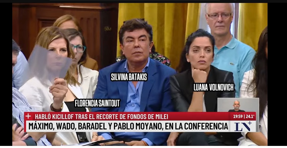 Caras y Caretas3.jpg