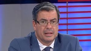 El Hombre que está Solo y desEspera.jpg